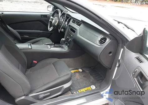 2014 Ford Mustang Gt z USA, uszkodzony, nr VIN 1ZVBP8CFXE5283405